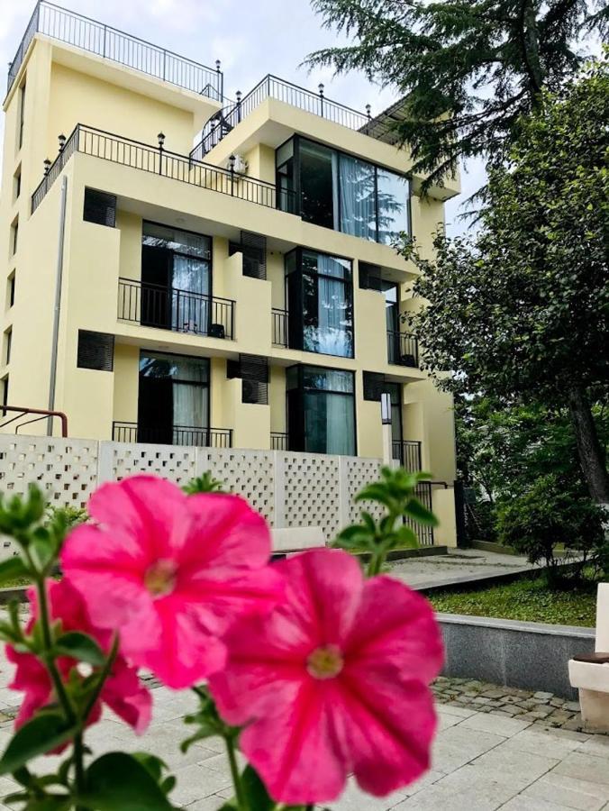 Gurya Hotel Koboeleti Buitenkant foto