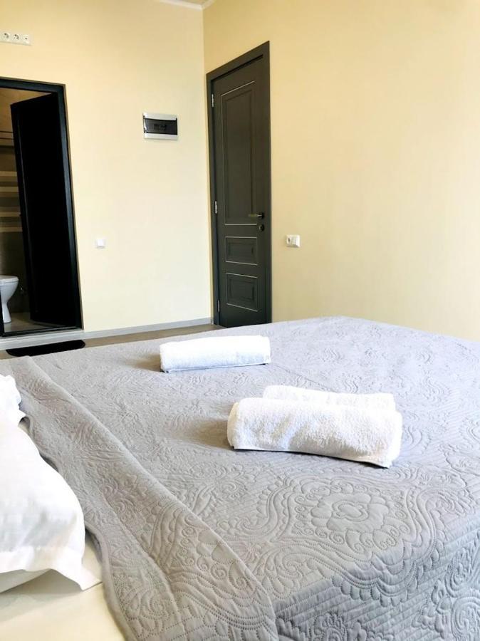 Gurya Hotel Koboeleti Buitenkant foto