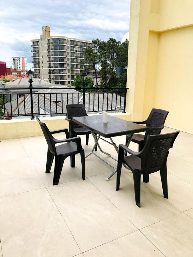 Gurya Hotel Koboeleti Buitenkant foto