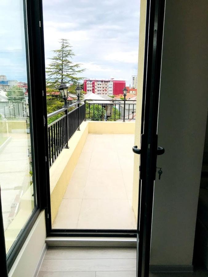 Gurya Hotel Koboeleti Buitenkant foto