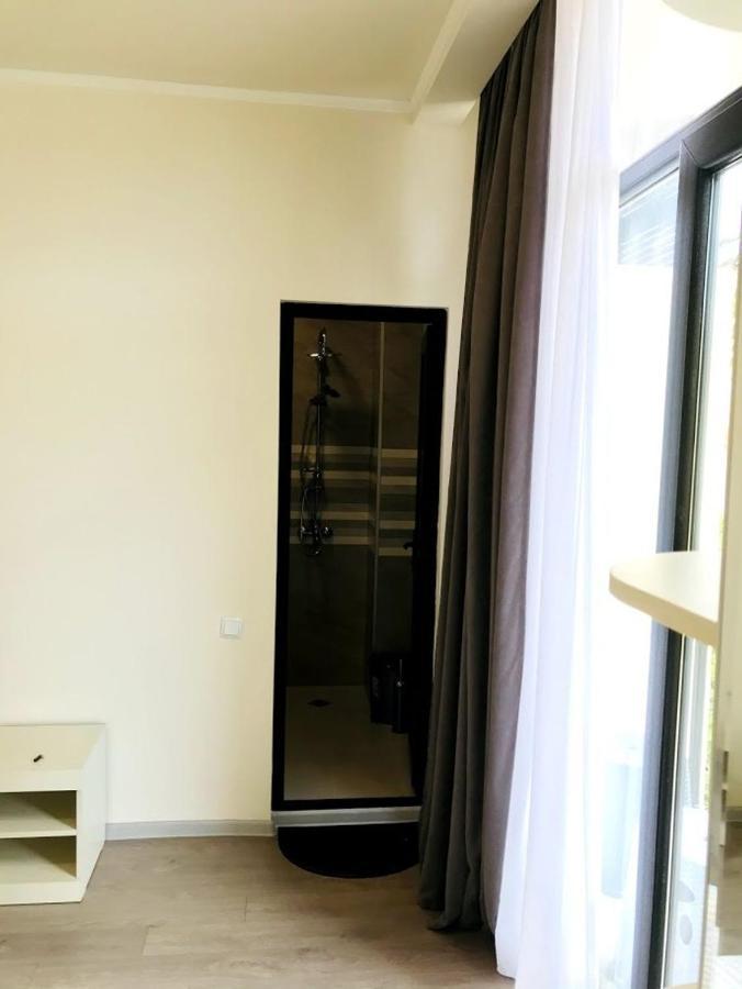 Gurya Hotel Koboeleti Buitenkant foto
