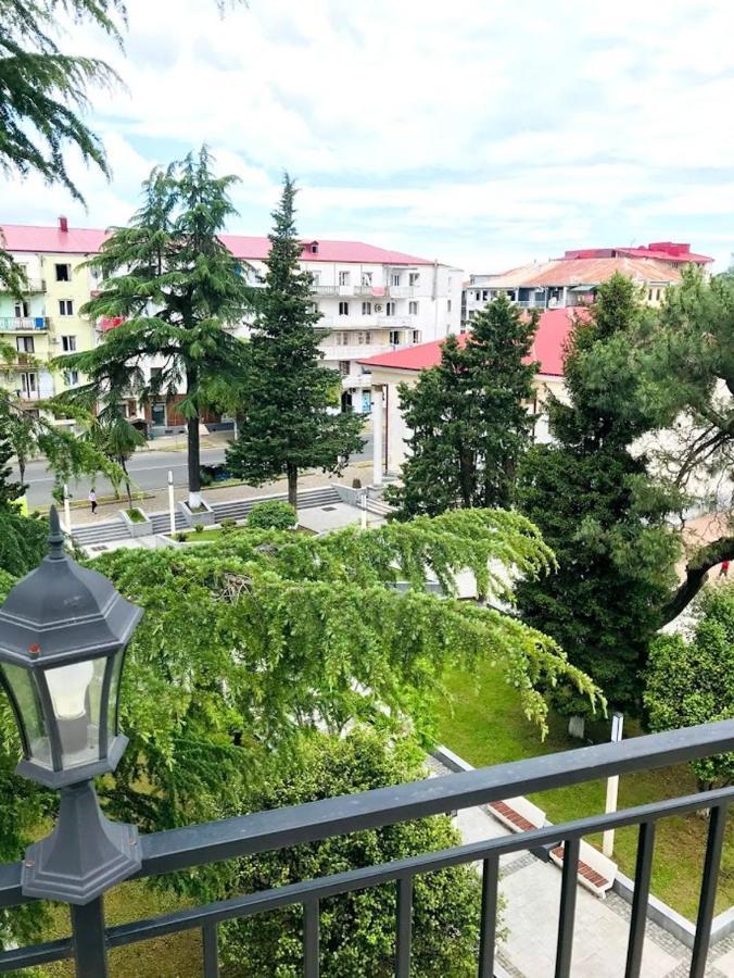 Gurya Hotel Koboeleti Buitenkant foto