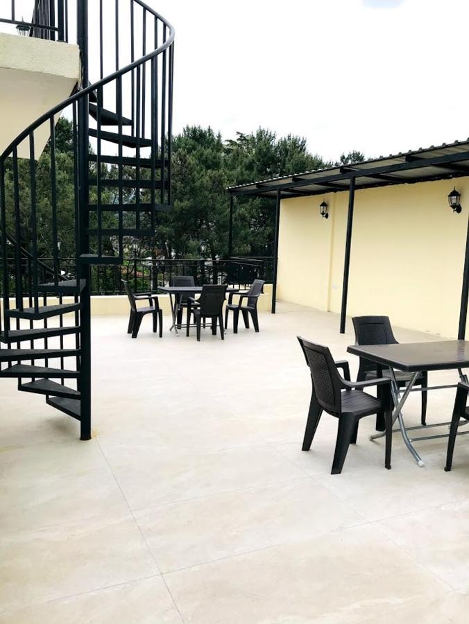Gurya Hotel Koboeleti Buitenkant foto